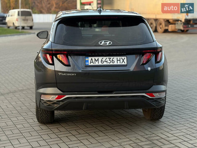 Черный Хендай Туксон, объемом двигателя 2.5 л и пробегом 74 тыс. км за 21500 $, фото 6 на Automoto.ua