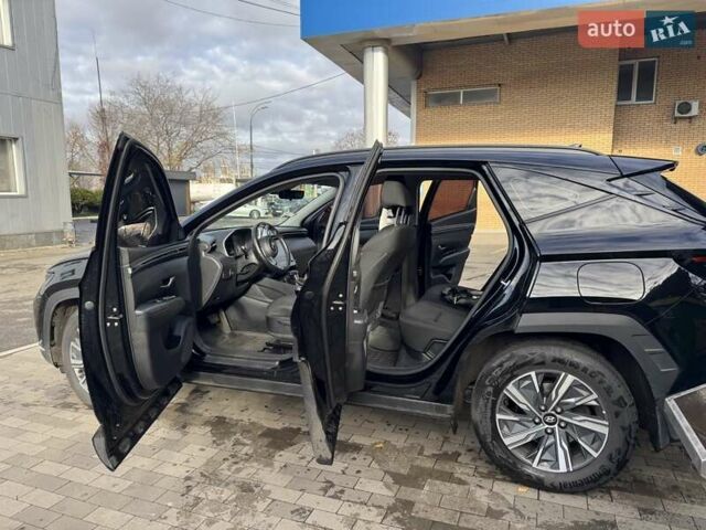 Черный Хендай Туксон, объемом двигателя 2 л и пробегом 126 тыс. км за 24000 $, фото 6 на Automoto.ua