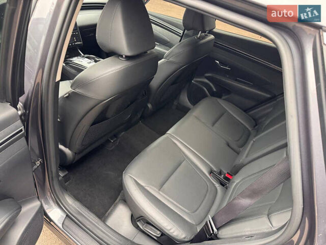 Черный Хендай Туксон, объемом двигателя 2 л и пробегом 107 тыс. км за 28900 $, фото 6 на Automoto.ua