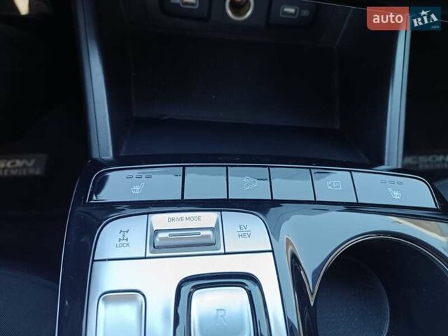 Черный Хендай Туксон, объемом двигателя 1.6 л и пробегом 28 тыс. км за 34300 $, фото 21 на Automoto.ua