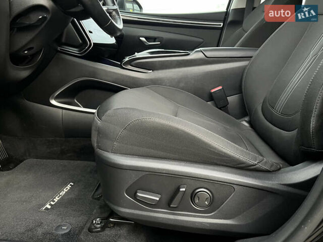 Черный Хендай Туксон, объемом двигателя 1.6 л и пробегом 67 тыс. км за 27300 $, фото 13 на Automoto.ua