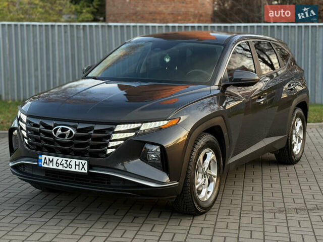 Черный Хендай Туксон, объемом двигателя 2.5 л и пробегом 74 тыс. км за 21500 $, фото 2 на Automoto.ua