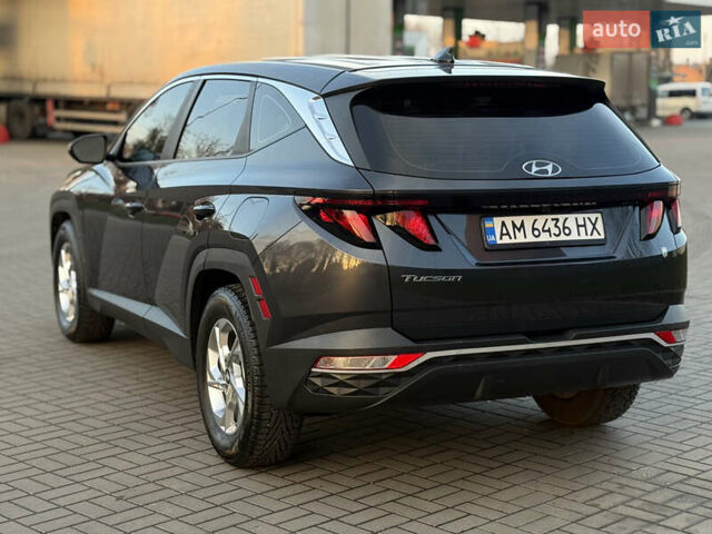 Черный Хендай Туксон, объемом двигателя 2.5 л и пробегом 74 тыс. км за 21500 $, фото 5 на Automoto.ua