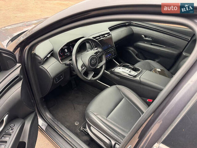 Черный Хендай Туксон, объемом двигателя 2 л и пробегом 107 тыс. км за 28900 $, фото 5 на Automoto.ua