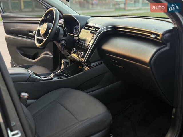 Черный Хендай Туксон, объемом двигателя 2.5 л и пробегом 74 тыс. км за 21500 $, фото 10 на Automoto.ua