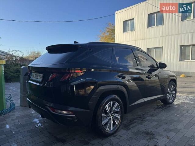 Черный Хендай Туксон, объемом двигателя 2 л и пробегом 126 тыс. км за 24000 $, фото 2 на Automoto.ua