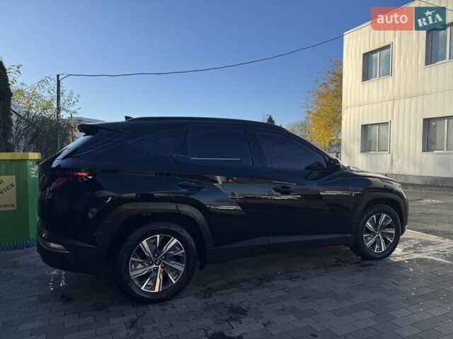 Черный Хендай Туксон, объемом двигателя 2 л и пробегом 126 тыс. км за 24000 $, фото 3 на Automoto.ua