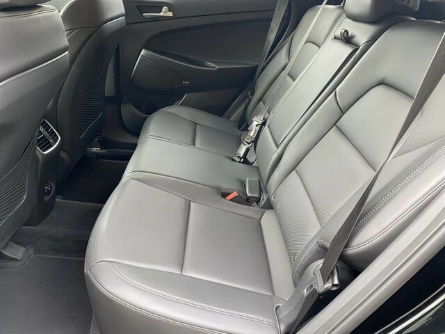 Черный Хендай Туксон, объемом двигателя 2.4 л и пробегом 21 тыс. км за 12600 $, фото 12 на Automoto.ua