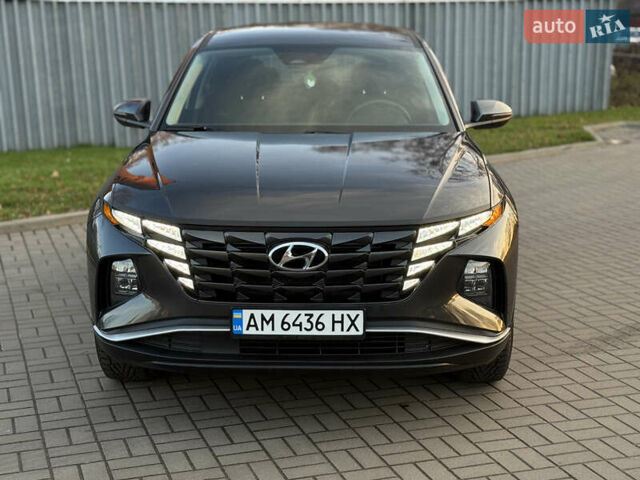 Черный Хендай Туксон, объемом двигателя 2.5 л и пробегом 74 тыс. км за 21500 $, фото 3 на Automoto.ua