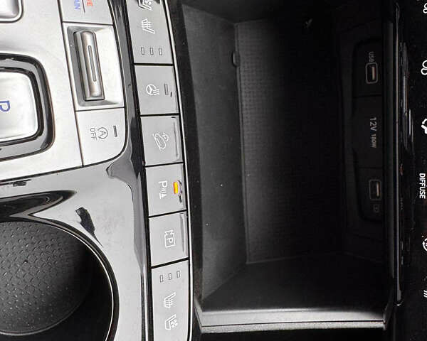 Черный Хендай Туксон, объемом двигателя 2 л и пробегом 107 тыс. км за 28900 $, фото 8 на Automoto.ua