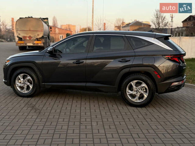 Черный Хендай Туксон, объемом двигателя 2.5 л и пробегом 74 тыс. км за 21500 $, фото 4 на Automoto.ua