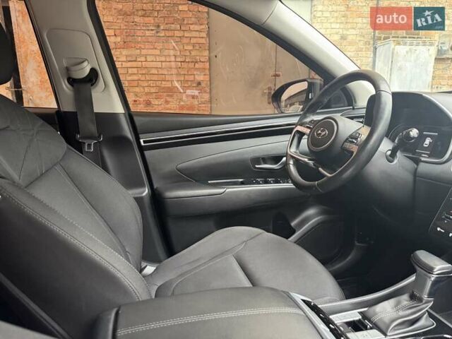 Черный Хендай Туксон, объемом двигателя 2 л и пробегом 131 тыс. км за 23500 $, фото 9 на Automoto.ua