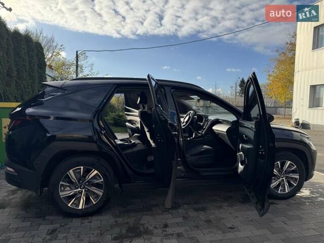 Черный Хендай Туксон, объемом двигателя 2 л и пробегом 126 тыс. км за 24000 $, фото 8 на Automoto.ua