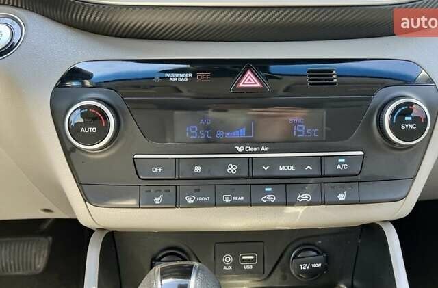 Черный Хендай Туксон, объемом двигателя 2.36 л и пробегом 53 тыс. км за 19500 $, фото 24 на Automoto.ua