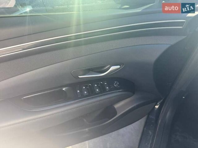 Черный Хендай Туксон, объемом двигателя 2.5 л и пробегом 48 тыс. км за 16900 $, фото 6 на Automoto.ua