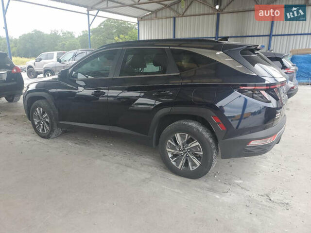 Черный Хендай Туксон, объемом двигателя 1.6 л и пробегом 204 тыс. км за 8100 $, фото 2 на Automoto.ua