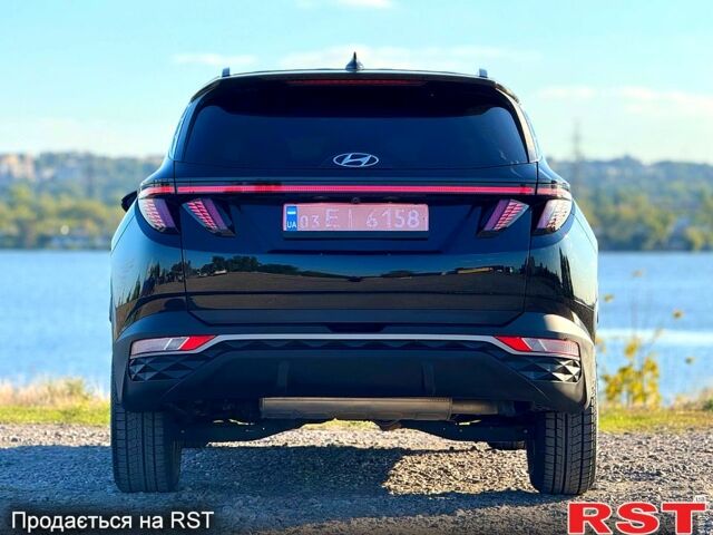 Черный Хендай Туксон, объемом двигателя 2.5 л и пробегом 115 тыс. км за 24999 $, фото 4 на Automoto.ua