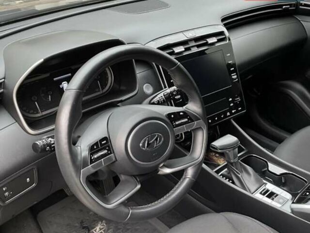 Черный Хендай Туксон, объемом двигателя 2 л и пробегом 23 тыс. км за 25900 $, фото 4 на Automoto.ua