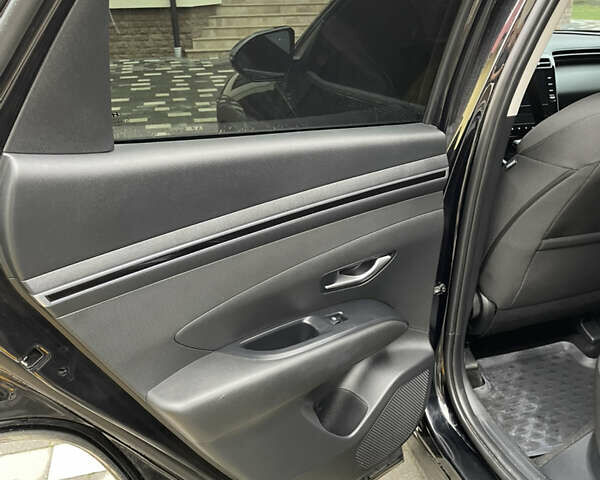 Черный Хендай Туксон, объемом двигателя 2 л и пробегом 23 тыс. км за 27500 $, фото 6 на Automoto.ua