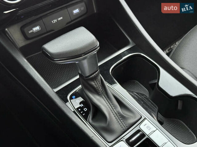 Черный Хендай Туксон, объемом двигателя 2.5 л и пробегом 48 тыс. км за 24000 $, фото 20 на Automoto.ua