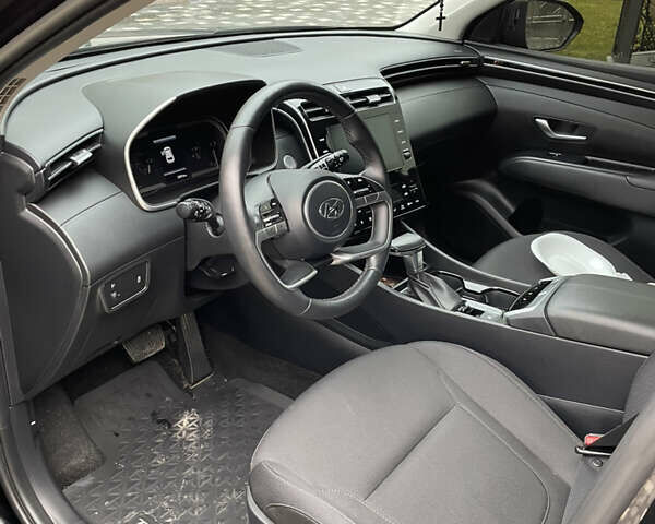 Черный Хендай Туксон, объемом двигателя 2 л и пробегом 23 тыс. км за 27500 $, фото 7 на Automoto.ua
