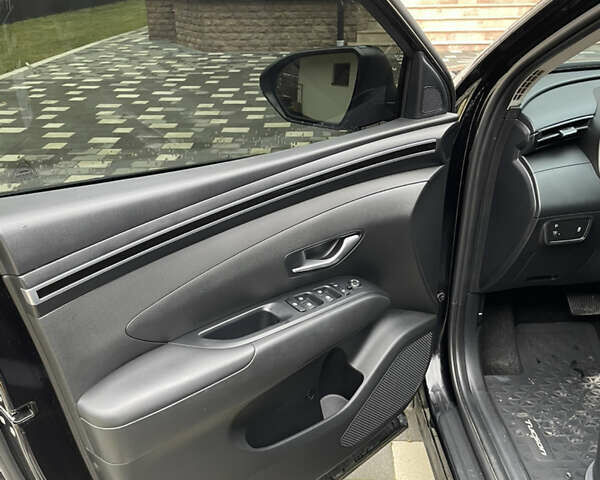 Черный Хендай Туксон, объемом двигателя 2 л и пробегом 23 тыс. км за 27500 $, фото 10 на Automoto.ua