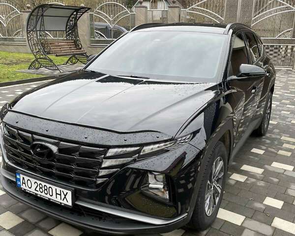 Черный Хендай Туксон, объемом двигателя 2 л и пробегом 23 тыс. км за 27500 $, фото 1 на Automoto.ua