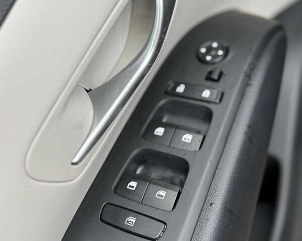 Черный Хендай Туксон, объемом двигателя 1.6 л и пробегом 40 тыс. км за 36000 $, фото 7 на Automoto.ua