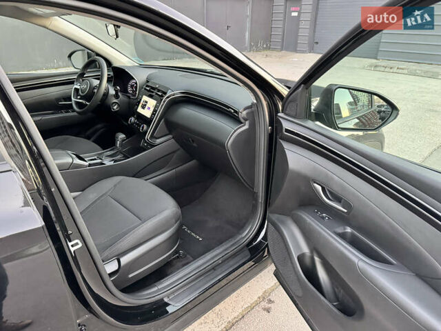 Черный Хендай Туксон, объемом двигателя 2.5 л и пробегом 48 тыс. км за 24000 $, фото 8 на Automoto.ua