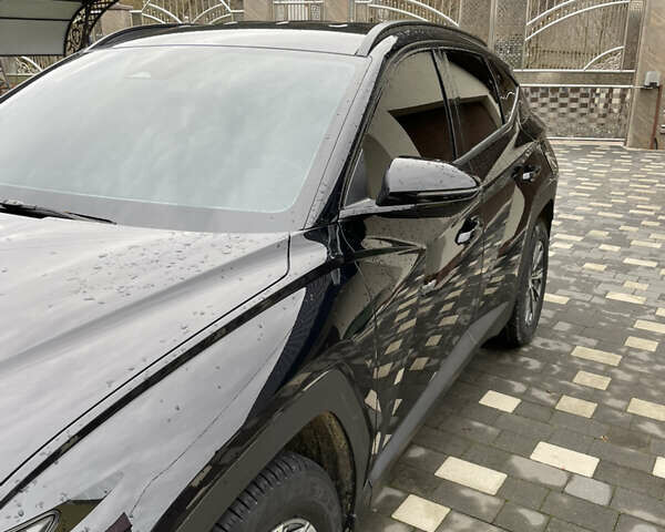 Черный Хендай Туксон, объемом двигателя 2 л и пробегом 23 тыс. км за 27500 $, фото 2 на Automoto.ua