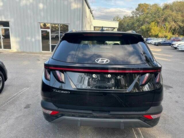 Черный Хендай Туксон, объемом двигателя 2.5 л и пробегом 22 тыс. км за 14800 $, фото 3 на Automoto.ua