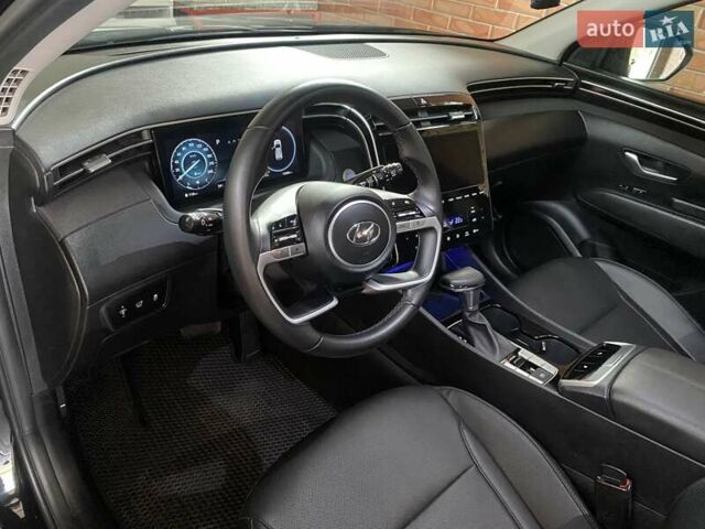 Черный Хендай Туксон, объемом двигателя 2.5 л и пробегом 13 тыс. км за 29000 $, фото 3 на Automoto.ua