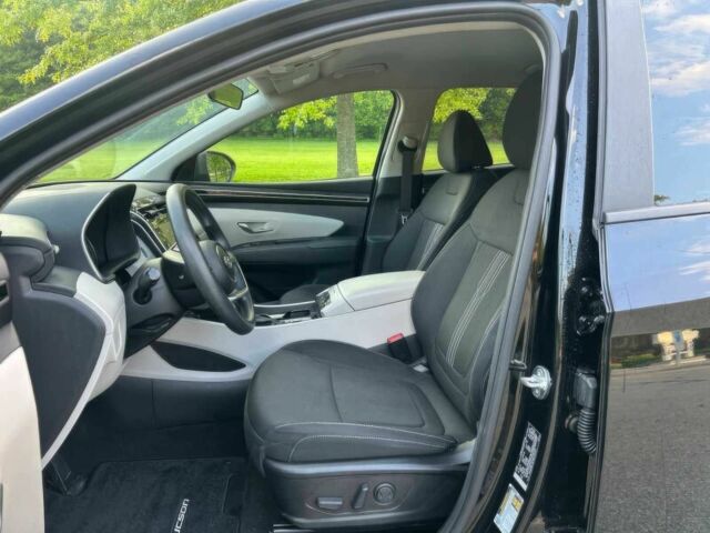 Хендай Туксон 2024 у Рівному на Automoto.ua Чорний Хендай Туксон, об'ємом двигуна 2.5 л та пробігом 17 тис. км за 17400 $, фото 7 на Automoto.ua