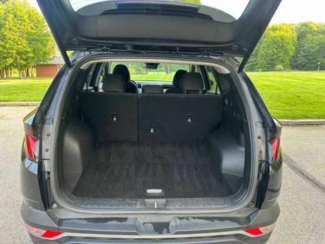 Хендай Туксон 2024 у Рівному на Automoto.ua Чорний Хендай Туксон, об'ємом двигуна 2.5 л та пробігом 17 тис. км за 17400 $, фото 10 на Automoto.ua