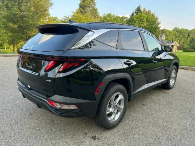 Хендай Туксон 2024 у Рівному на Automoto.ua Чорний Хендай Туксон, об'ємом двигуна 2.5 л та пробігом 17 тис. км за 17400 $, фото 5 на Automoto.ua