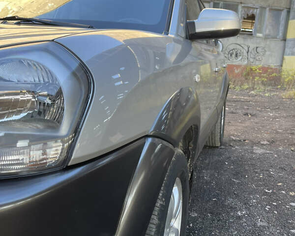 Коричневый Хендай Туксон, объемом двигателя 0 л и пробегом 200 тыс. км за 7150 $, фото 11 на Automoto.ua