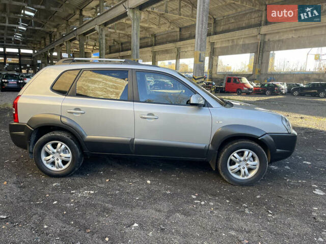 Коричневый Хендай Туксон, объемом двигателя 0 л и пробегом 200 тыс. км за 7150 $, фото 2 на Automoto.ua