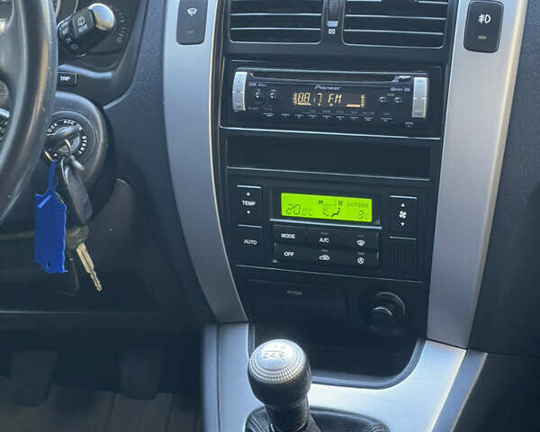 Коричневый Хендай Туксон, объемом двигателя 0 л и пробегом 200 тыс. км за 7150 $, фото 24 на Automoto.ua