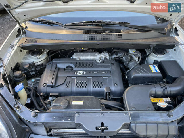 Коричневый Хендай Туксон, объемом двигателя 0 л и пробегом 200 тыс. км за 7150 $, фото 23 на Automoto.ua