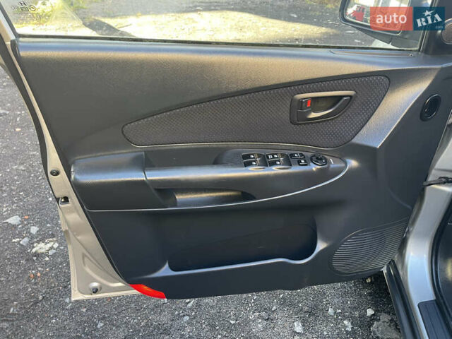 Коричневый Хендай Туксон, объемом двигателя 0 л и пробегом 200 тыс. км за 7150 $, фото 12 на Automoto.ua