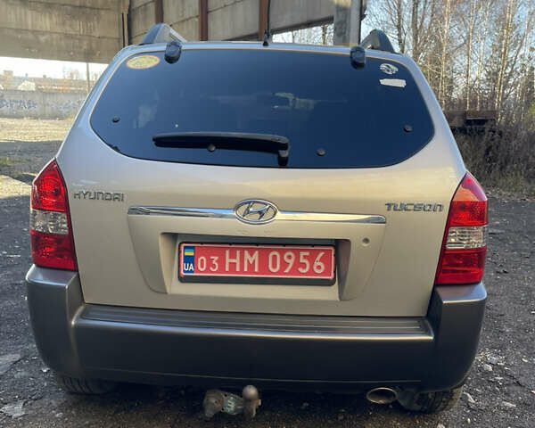 Коричневый Хендай Туксон, объемом двигателя 0 л и пробегом 200 тыс. км за 7150 $, фото 4 на Automoto.ua