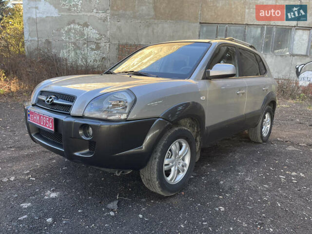 Коричневый Хендай Туксон, объемом двигателя 0 л и пробегом 200 тыс. км за 7150 $, фото 7 на Automoto.ua