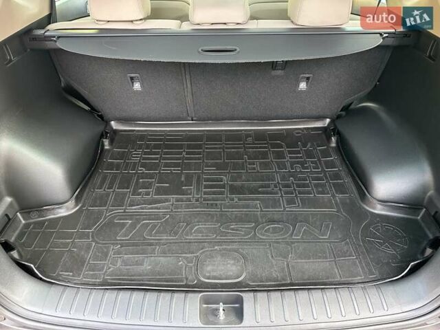 Коричневый Хендай Туксон, объемом двигателя 2 л и пробегом 100 тыс. км за 23500 $, фото 75 на Automoto.ua