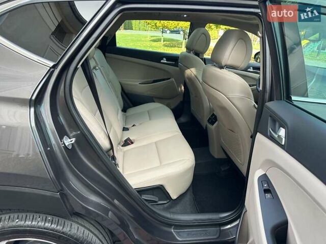 Коричневый Хендай Туксон, объемом двигателя 2 л и пробегом 100 тыс. км за 23500 $, фото 66 на Automoto.ua