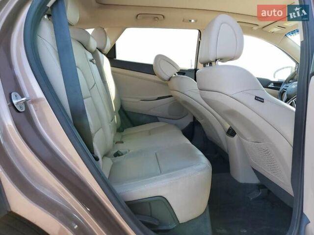 Коричневый Хендай Туксон, объемом двигателя 1.6 л и пробегом 96 тыс. км за 2500 $, фото 9 на Automoto.ua