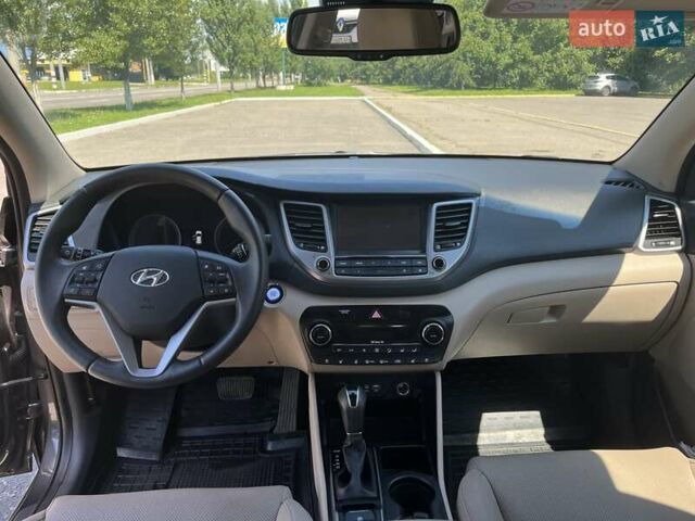 Коричневий Хендай Туксон, об'ємом двигуна 2 л та пробігом 28 тис. км за 21450 $, фото 8 на Automoto.ua