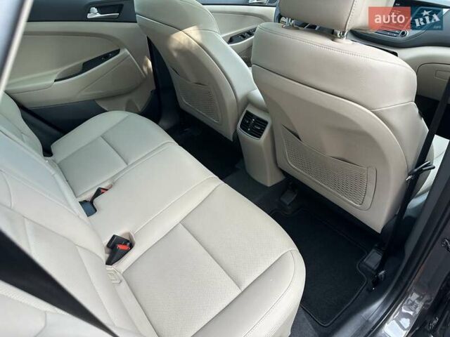 Коричневый Хендай Туксон, объемом двигателя 2 л и пробегом 100 тыс. км за 23500 $, фото 68 на Automoto.ua