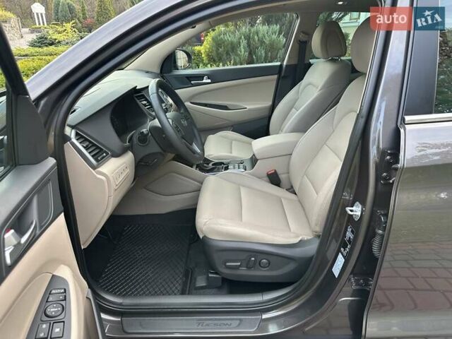 Коричневый Хендай Туксон, объемом двигателя 2 л и пробегом 100 тыс. км за 23500 $, фото 24 на Automoto.ua