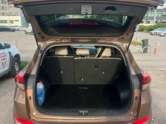 Хендай Туксон 2017 в Киеве на Automoto.ua Коричневый Хендай Туксон, объемом двигателя 0 л и пробегом 78 тыс. км за 9600 $, фото 2 на Automoto.ua