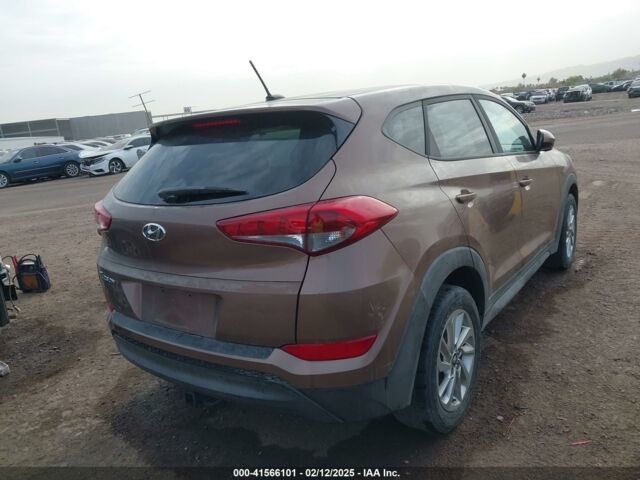 Коричневый Хендай Туксон, объемом двигателя 2 л и пробегом 143 тыс. км за 11550 $, фото 5 на Automoto.ua